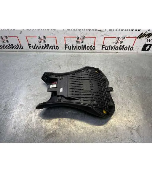 Selle TRIUMPH STREET TRIPLE 765 – 2023 Quantité Limitée