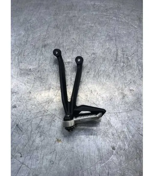 Vente Directe Cale-pieds Gauche TRIUMPH STREET TRIPLE 765 – 2022