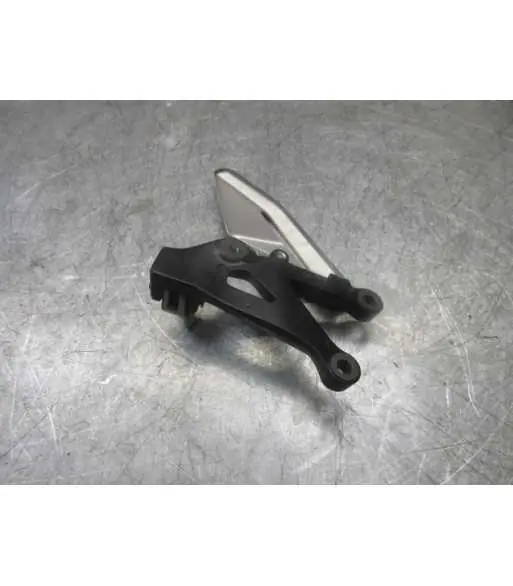 Affaire À Saisir Platine repose pied Avant Gauche TRIUMPH STREET TRIPLE 765 – 2023