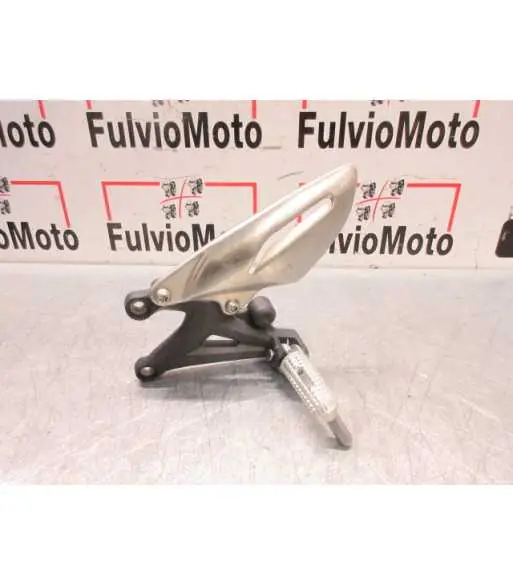 Soldes Platine repose pied Avant Gauche TRIUMPH SPEED TRIPLE 675 – 2013