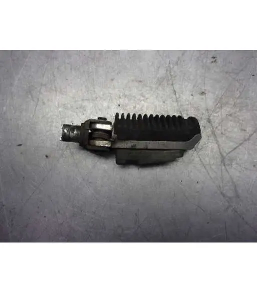 Achetez Aujourd&rsquo;hui Cale pied pilote droit – SUZUKI BANDIT 1200 – 2004