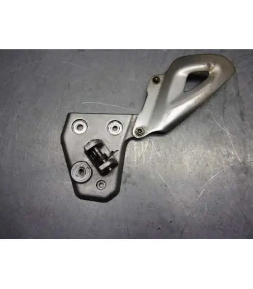 Platine repose pieds avant gauche – TRIUMPH TIGER 1050 – 2007 Jusqu&rsquo;à Épuisement Des Stocks