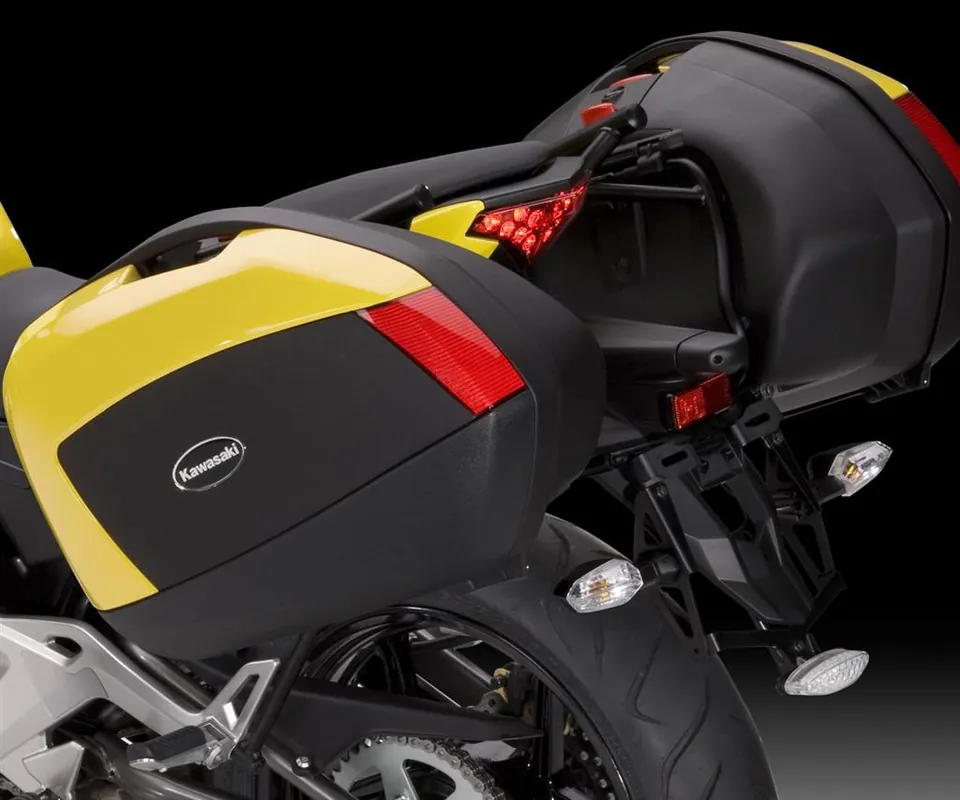Acc lens (&lsquo;reflector&rsquo;) set-white 2x35L panniers (R/L) ER-6f 2016 Original Kawasaki Retour Gratuit