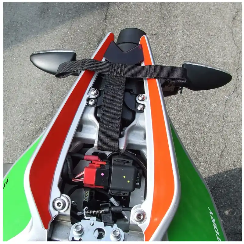 Populaire Kriega US-Drypack Kit de montage pour Aprilia Tuono V4 Factory / RR & RSV4 RF / RR