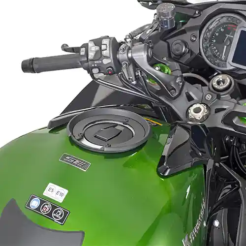 Offre Exclusive Anneau de fixation Givi pour sacoches de réservoir Kawasaki Ninja H2 SX SE (18-)