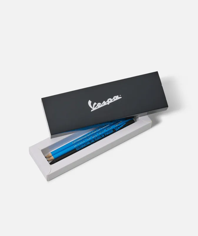Crayons Vespa 4 pièces « 140 ans de Piaggio » Offre Spéciale
