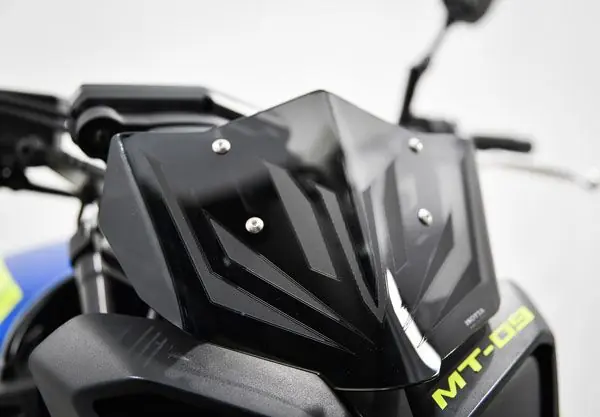 Expédition Rapide Pare-brise (flyscreen) pour Yamaha MT-09 (17-20) légèrement teinté